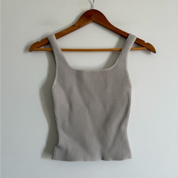 Babaton Tops - Aritzia Babaton Cream Classic Ribbed Sculptknit Tank Top size XS